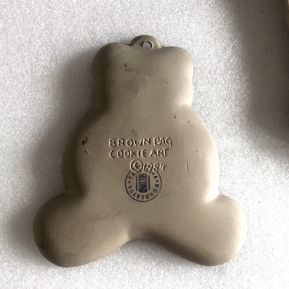 Brown Bag Cookie Art, shortbread molds, Bear 1984, Rabbit 1992 Hill Design - Picture 5 of 7